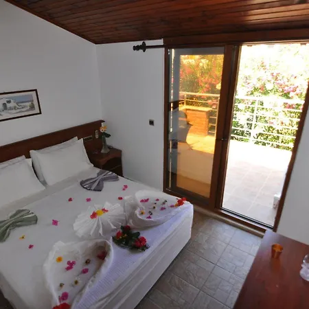 Hotel Longhouse 2*