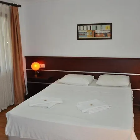 Hotel Longhouse