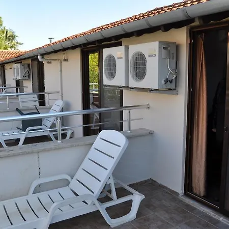 Ξενοδοχείο Longhouse 2*