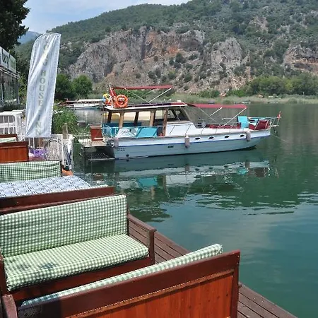 Ξενοδοχείο Longhouse 2*