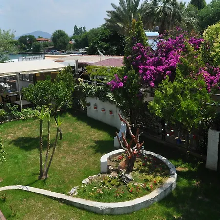 Ξενοδοχείο Longhouse
